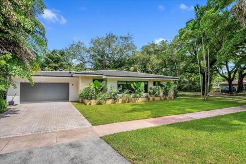 Casa en venta en Coral Gables, Florida, 5 dormitorios, 268.3 m2 № 1938639 - foto 29