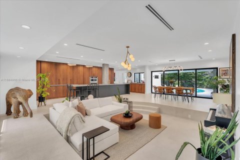 Casa en venta en Coral Gables, Florida, 5 dormitorios, 268.3 m2 № 1938639 - foto 3