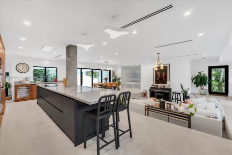 Casa en venta en Coral Gables, Florida, 5 dormitorios, 268.3 m2 № 1938639 - foto 5