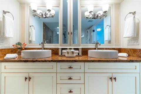 Copropriété à vendre à Miami, Floride: 2 chambres, 127.83 m2 № 1711975 - photo 7