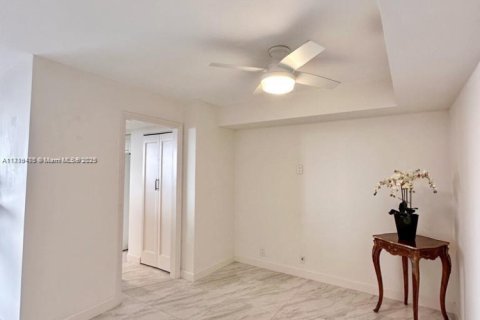 Copropriété à vendre à Miami, Floride: 2 chambres, 127.83 m2 № 1711975 - photo 19