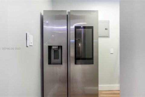 House in Fort Lauderdale, Florida 4 bedrooms, 123.84 sq.m. № 1989956 - photo 7