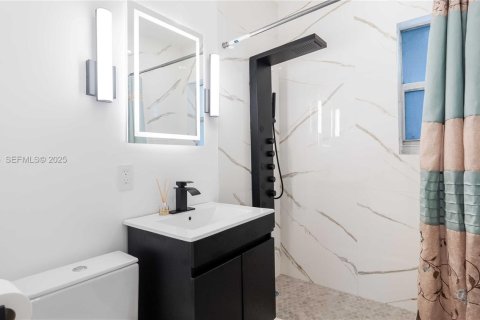 House in Fort Lauderdale, Florida 4 bedrooms, 123.84 sq.m. № 1989956 - photo 16