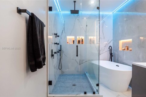 House in Fort Lauderdale, Florida 4 bedrooms, 123.84 sq.m. № 1989956 - photo 22