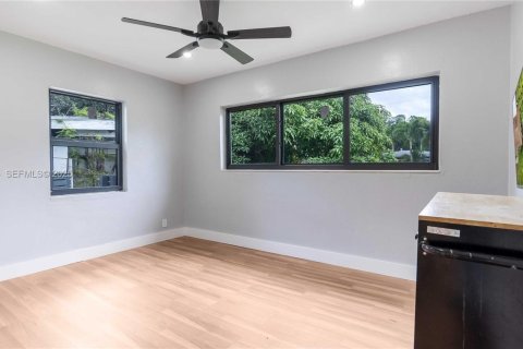 House in Fort Lauderdale, Florida 4 bedrooms, 123.84 sq.m. № 1989956 - photo 11