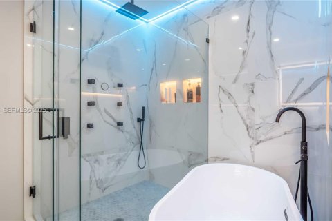 House in Fort Lauderdale, Florida 4 bedrooms, 123.84 sq.m. № 1989956 - photo 23