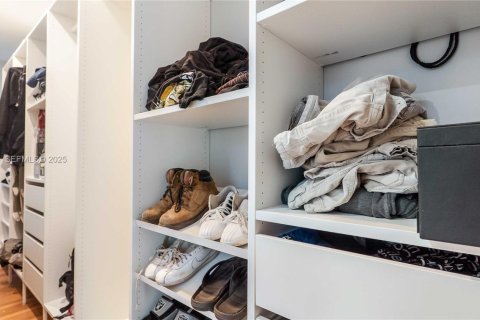 House in Fort Lauderdale, Florida 4 bedrooms, 123.84 sq.m. № 1989956 - photo 20