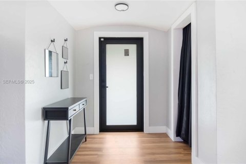 House in Fort Lauderdale, Florida 4 bedrooms, 123.84 sq.m. № 1989956 - photo 27