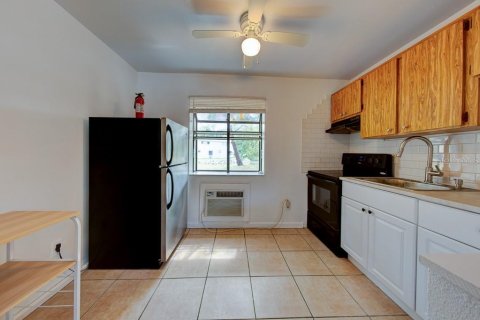 Condominio en alquiler en Clearwater, Florida, 1 dormitorio, 45.52 m2 № 1903990 - foto 2
