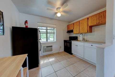 Condominio en alquiler en Clearwater, Florida, 1 dormitorio, 45.52 m2 № 1903990 - foto 3