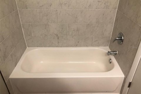 Adosado en alquiler en Gainesville, Florida, 2 dormitorios, 91.04 m2 № 1901160 - foto 12