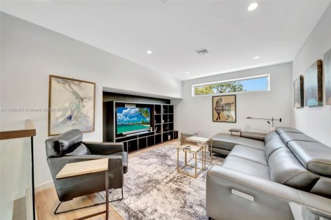 House in Fort Lauderdale, Florida 4 bedrooms, 280.56 sq.m. № 2024940 - photo 21