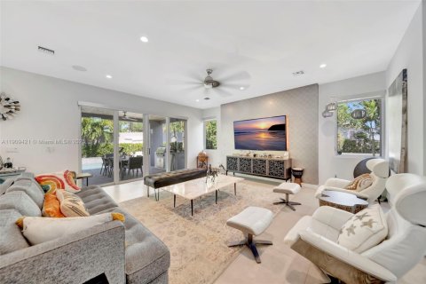 House in Fort Lauderdale, Florida 4 bedrooms, 280.56 sq.m. № 2024940 - photo 7