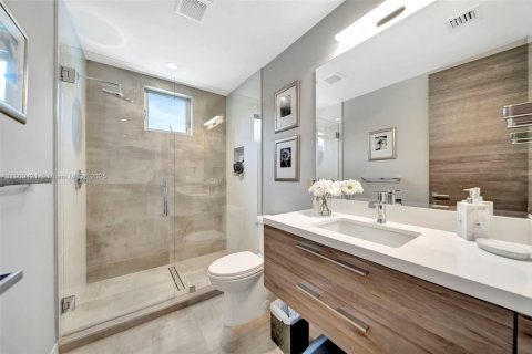 House in Fort Lauderdale, Florida 4 bedrooms, 280.56 sq.m. № 2024940 - photo 20