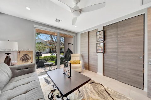 House in Fort Lauderdale, Florida 4 bedrooms, 280.56 sq.m. № 2024940 - photo 18