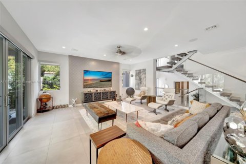 House in Fort Lauderdale, Florida 4 bedrooms, 280.56 sq.m. № 2024940 - photo 8