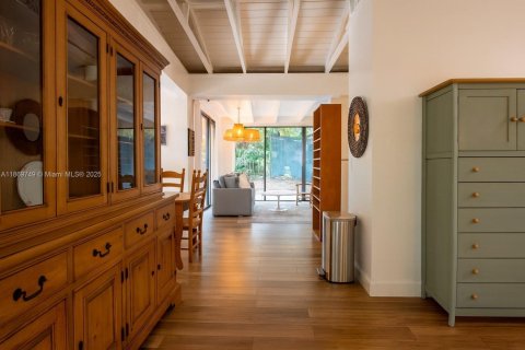House in Miami, Florida 1 bedroom, 78.6 sq.m. № 1896921 - photo 8