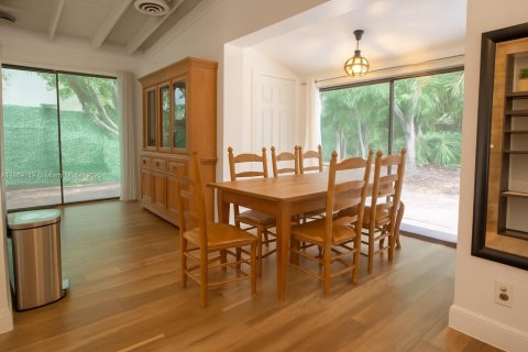 House in Miami, Florida 1 bedroom, 78.6 sq.m. № 1896921 - photo 7