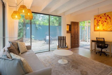 House in Miami, Florida 1 bedroom, 78.6 sq.m. № 1896921 - photo 5