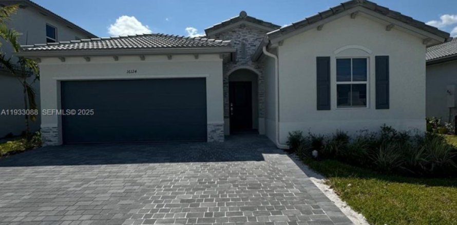 Casa en Miami, Florida 3 dormitorios, 173.73 m2 № 1991870