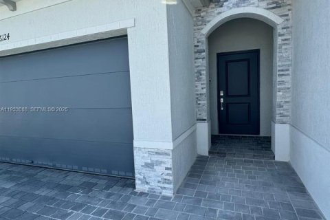 Casa en alquiler en Miami, Florida, 3 dormitorios, 173.73 m2 № 1991870 - foto 3