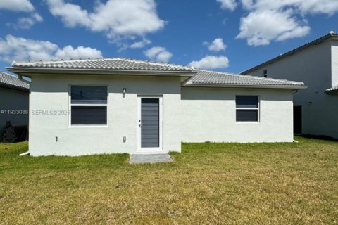 Casa en alquiler en Miami, Florida, 3 dormitorios, 173.73 m2 № 1991870 - foto 28