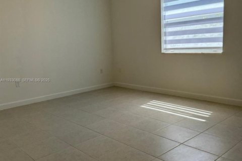 Casa en alquiler en Miami, Florida, 3 dormitorios, 173.73 m2 № 1991870 - foto 21