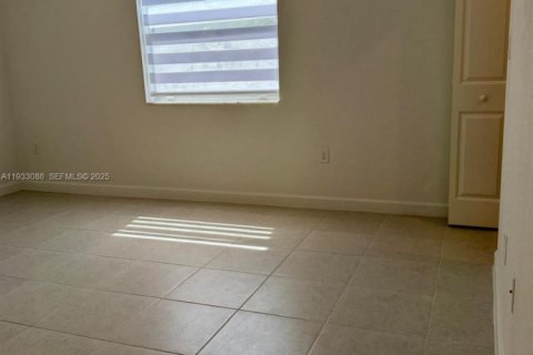 Casa en alquiler en Miami, Florida, 3 dormitorios, 173.73 m2 № 1991870 - foto 20