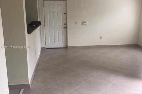 Condo in West Palm Beach, Florida, 1 bedroom  № 2068630 - photo 2