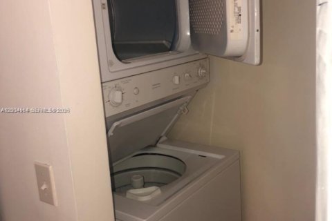 Condo in West Palm Beach, Florida, 1 bedroom  № 2068630 - photo 10