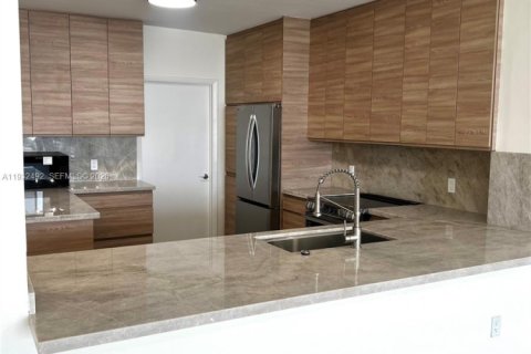 Снять в аренду кондоминиум в Санни-Айлс-Бич, Флорида 2 спальни, 121.7м2, № 2004022 - фото 5