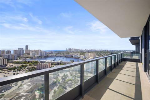 Снять в аренду квартиру в Халландейл-Бич, Флорида 2 спальни, 110.09м2, № 1954603 - фото 28