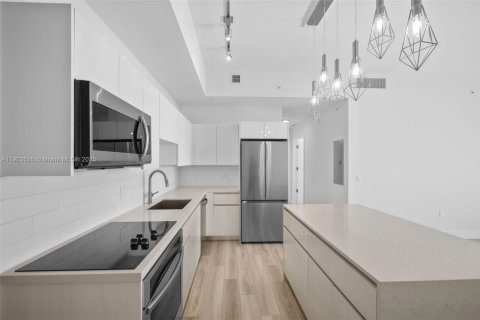 Снять в аренду квартиру в Халландейл-Бич, Флорида 2 спальни, 110.09м2, № 1954603 - фото 4