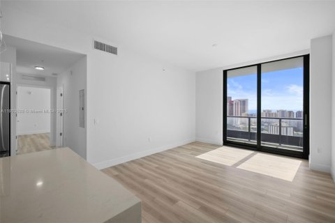 Снять в аренду квартиру в Халландейл-Бич, Флорида 2 спальни, 110.09м2, № 1954603 - фото 13