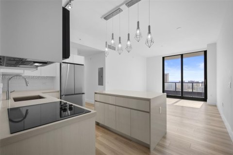 Снять в аренду квартиру в Халландейл-Бич, Флорида 2 спальни, 110.09м2, № 1954603 - фото 6