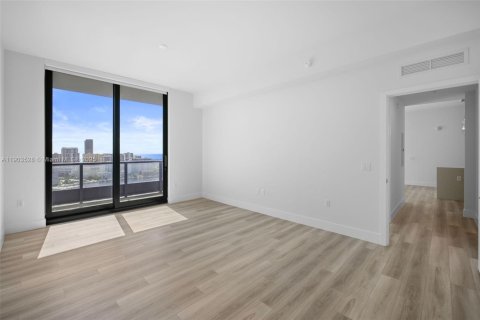 Снять в аренду квартиру в Халландейл-Бич, Флорида 2 спальни, 110.09м2, № 1954603 - фото 26