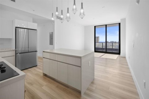 Снять в аренду квартиру в Халландейл-Бич, Флорида 2 спальни, 110.09м2, № 1954603 - фото 2