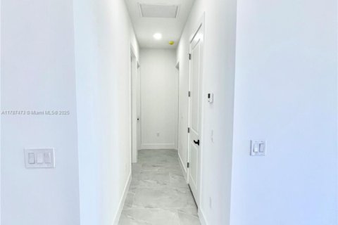 Villa ou maison à vendre à Lehigh Acres, Floride: 3 chambres, 98.2 m2 № 1983191 - photo 5