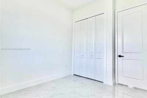 Villa ou maison à vendre à Lehigh Acres, Floride: 3 chambres, 98.2 m2 № 1983191 - photo 11