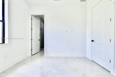 Villa ou maison à vendre à Lehigh Acres, Floride: 3 chambres, 98.2 m2 № 1983191 - photo 8