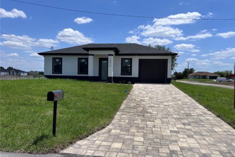 Villa ou maison à vendre à Lehigh Acres, Floride: 3 chambres, 98.2 m2 № 1983191 - photo 1