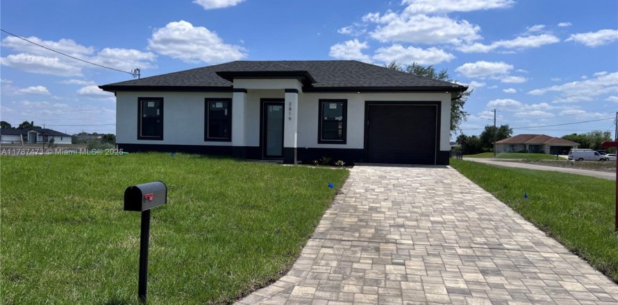 Villa ou maison à Lehigh Acres, Floride 3 chambres, 98.2 m2 № 1983191