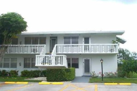 Condominio en West Palm Beach, Florida, 1 dormitorio  № 2022544