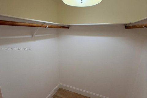 Condominio en venta en North Miami, Florida, 2 dormitorios, 83.98 m2 № 2033017 - foto 25