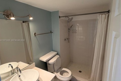 Condominio en venta en North Miami, Florida, 2 dormitorios, 83.98 m2 № 2033017 - foto 4