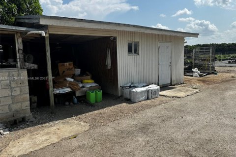 Commercial property in Homestead, Florida № 2079540 - photo 7