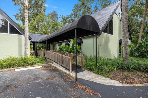 Commercial property in Ocala, Florida 337.7 sq.m. № 2406668 - photo 2