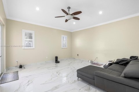Villa ou maison à vendre à Palmetto Bay, Floride: 4 chambres, 206.24 m2 № 1933753 - photo 18