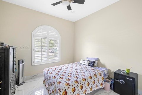 Villa ou maison à vendre à Palmetto Bay, Floride: 4 chambres, 206.24 m2 № 1933753 - photo 29