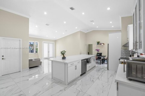 Villa ou maison à vendre à Palmetto Bay, Floride: 4 chambres, 206.24 m2 № 1933753 - photo 20